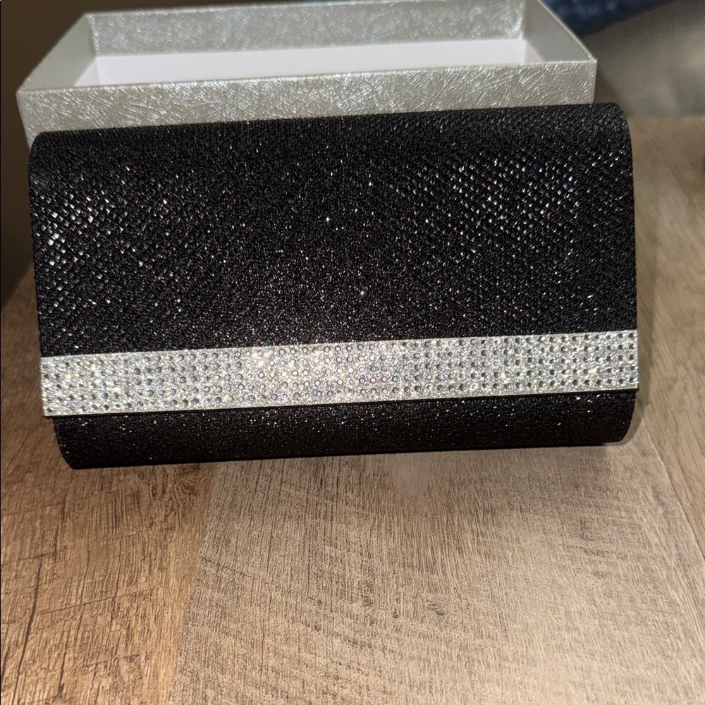 Judith Leiber Couture Clutch - Picture 5 of 8
